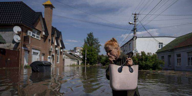 Russia: cede una diga, evacuazioni in corso