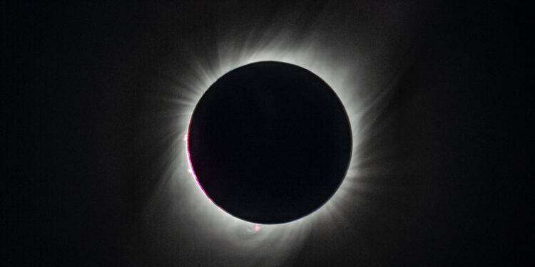 Nel cielo di aprile l’eclissi totale di Sole, ma dall’ Italia non si vedrà