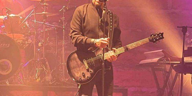 Musica, successo a Bonnanaro per la prima delle due date sarde di Enrico Ruggeri: il 5 maggio a Telti