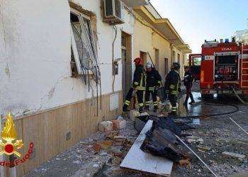 Esplosione in un appartamento nel Brindisino, muore un uomo