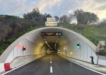 Tamponamento in galleria sulla 131 a Budoni, un ferito grave