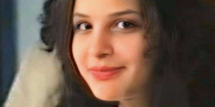 Manuela Murgia è stata uccisa, fiaccolata a Cagliari per la sedicenne trovata morta a Tuvixeddu