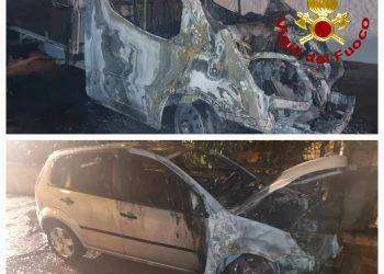 Non si ferma il piromane in Gallura:  auto e furgone in fiamme a Cannigione