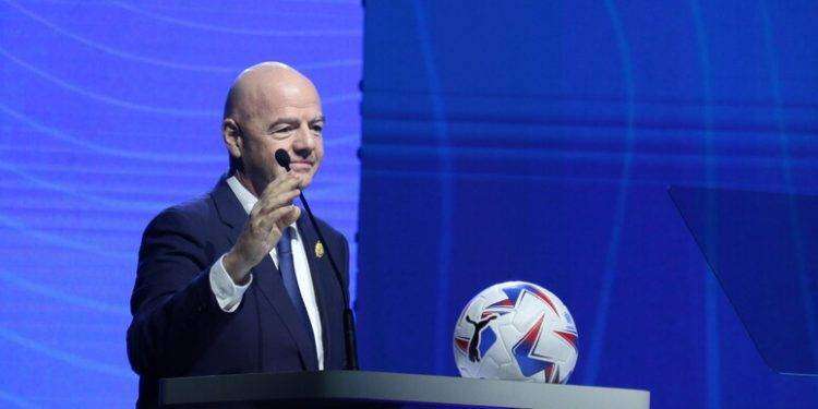 Calcio: tifosi del Cagliari contro Infantino, “ha tifato Inter”