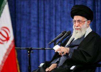 Khamenei, ‘Israele sarà punito per l’attacco al consolato’