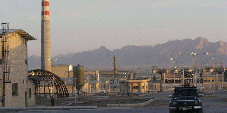 Il regime israeliano lancia l’attacco contro l’Iran, colpita una base militare a Esfahan