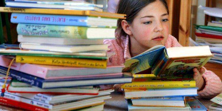 La Giornata del Libro con Dacia Maraini, tra letture e rose