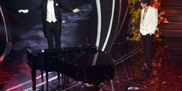 Morgan a Ciao maschio: “Bugo? Mi ha pregato 10 anni per Sanremo”