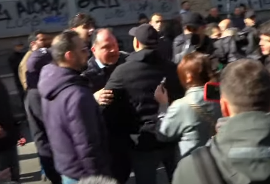 Roma, la comunità ebraica aggredisce prima i pro Palestina e poi i giornalisti