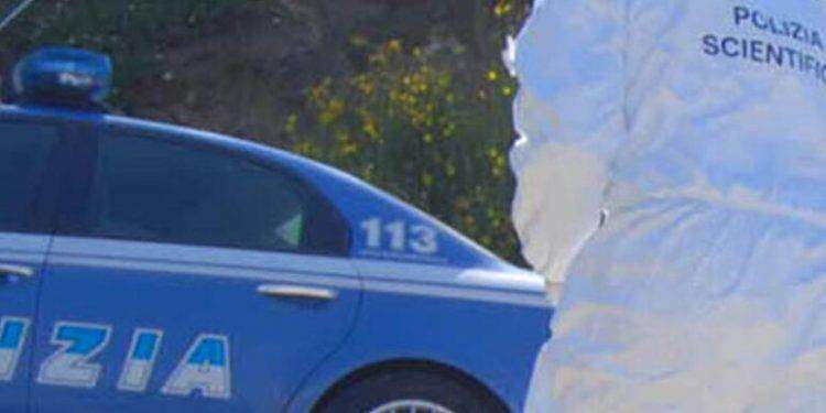 Giovane ucciso per strada a colpi di pistola a Milano