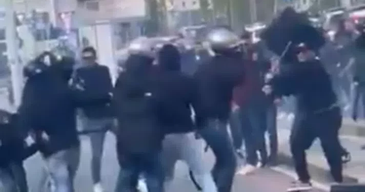 Violenti scontri tra ultras del Cagliari e del Genoa, i cagliaritani sotto la curva dei padroni di casa