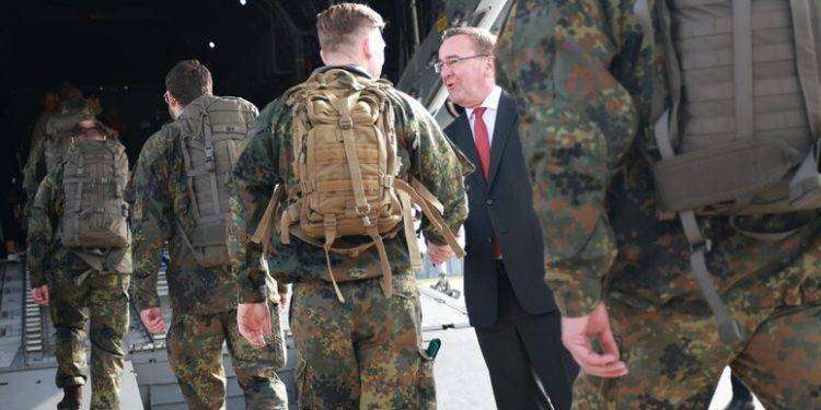 Cremlino: “soldati tedeschi in Lituania fonte di tensioni”