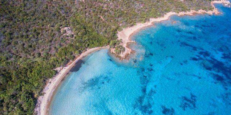 Primo test estivo per le spiagge a numero chiuso ad Arzachena