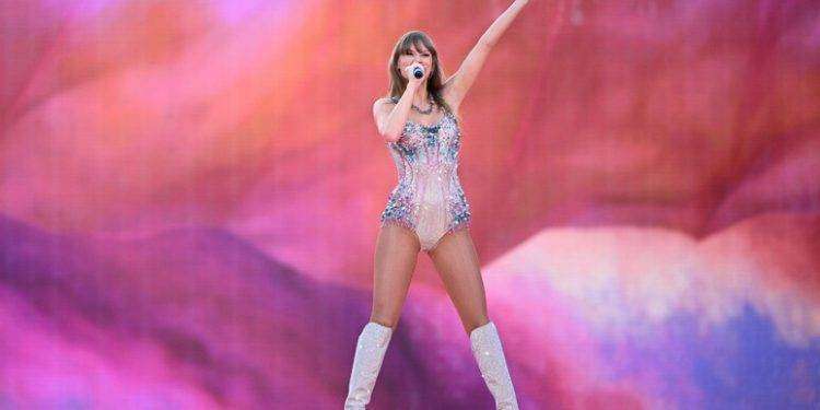 Taylor Swift sorprende i fan con un doppio album