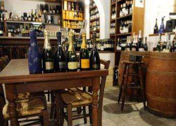 Enologi da tutta Italia a Cagliari, ‘il vino strumento di pace’