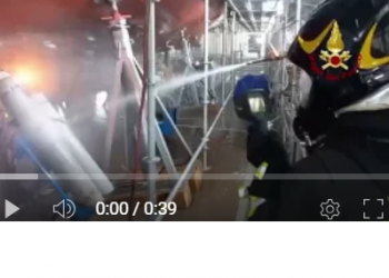 Genova, bombola di acetilene in fiamme in un cantiere nautico: in azione i Vigili del Fuoco