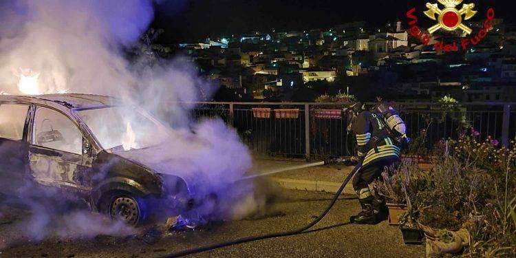 Attentato incendiario nella notte a Orani