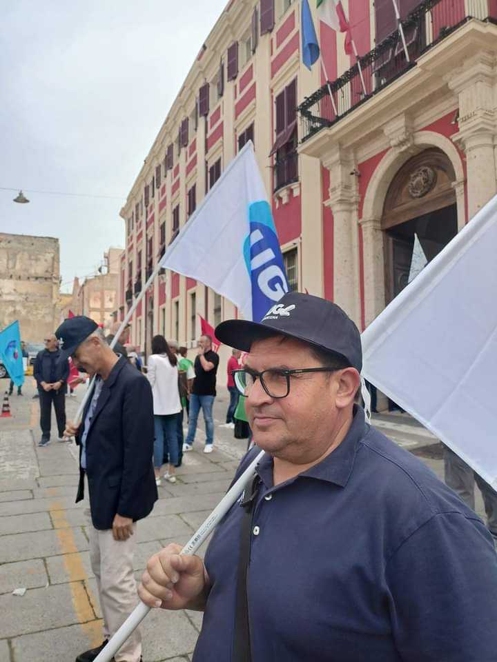 Giù le mani da Poste Italiane, protesta dei sindacati a Cagliari