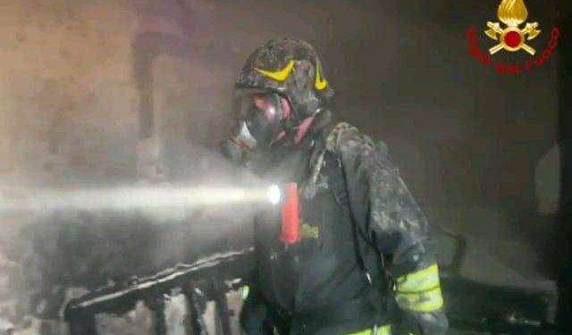 Paura a Settimo San Pietro, abitazione in fiamme: salvati due anziani