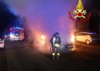 Nuoro, nella notte due auto in fiamme