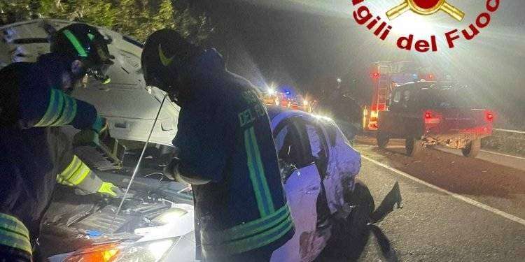 Scontro frontale a Ozieri: tre auto coinvolte, quattro feriti