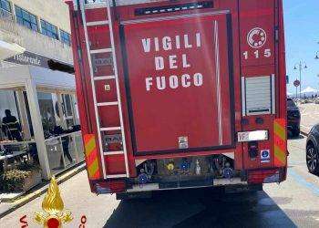 Alghero, prende fuoco la cucina in un ristorante: in azione i Vigili del Fuoco