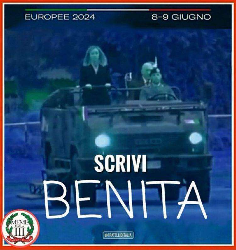 Meloni e il giro a bordo di un mezzo tattico militare: il web si scatena