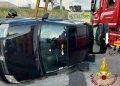 Grave incidente a Sassari, con l’auto si ribalta e rimane incastrata: soccorsa dai Vigili del Fuoco