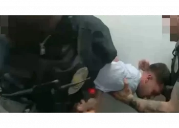 A Miami uno studente italiano ‘incaprettato’ in cella dalla polizia per 13 minuti