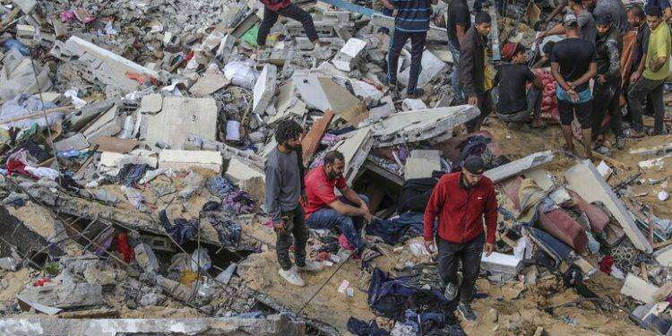 Media palestinesi, “bombardata scuola a Gaza, quattro morti”