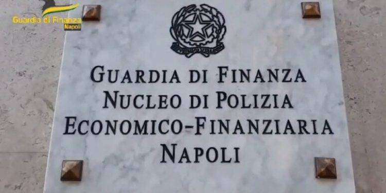 Camorra e riciclaggio, sequestrata nota pizzeria a Napoli