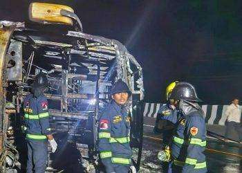 India: autobus in fiamme, otto morti e oltre 20 feriti