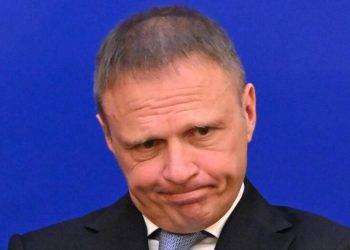 Lollobrigida: ‘Cene ben organizzate, meno guerre’. E sul web si scatena l’ironia