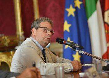 Auto blu per fini privati, divieto dimora per Miccichè