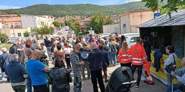 Niente pediatra nel Mandrolisai, mamme in piazza coi passeggini