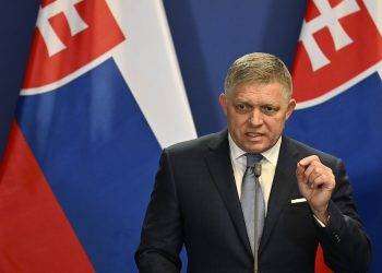 Slovacchia, il premier Robert Fico ferito da colpi di armi da fuoco