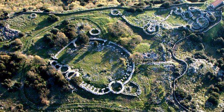 Si riscrive la storia sull’area nuragica di S. Vittoria a Serri