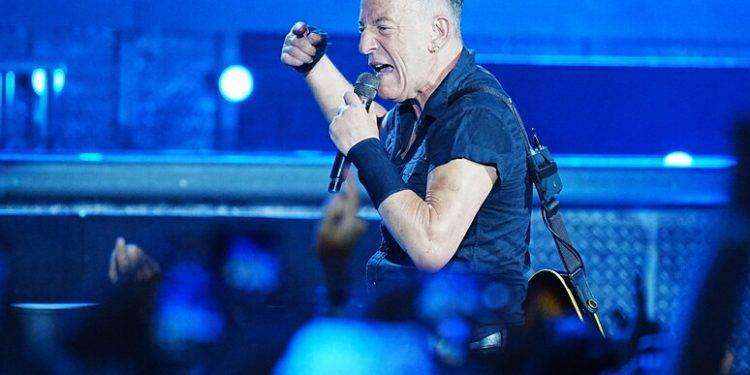 Springsteen, rinviati i concerti di Milano dell’1 e 3 giugno