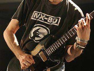 È morto Steve Albini, leggenda alternativa tra i Nirvana e la “dedica” a Mussolini