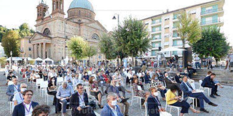 Torna il Festival della Tv, 120 ospiti e 50 incontri a Dogliani