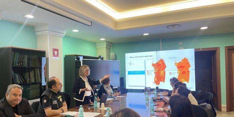 Tre Canadair, due Superpuma e 7mila uomini per la lotta al fuoco