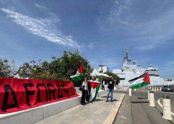 Un corteo al Poetto contro le esercitazioni militari