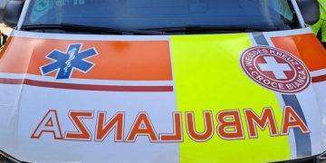 Donna ferita da un colpo di pistola in auto a Roma