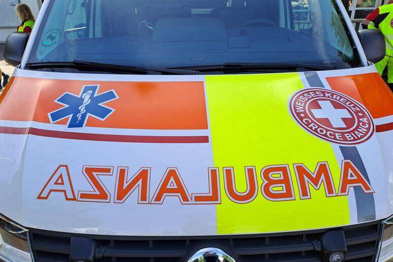 Donna ferita da un colpo di pistola in auto a Roma