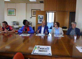 Calcio, musica e solidarietà per la statua di Gigi Riva