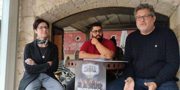 Sport, musica e sicurezza in mare, SharkSmile presenta lo Shark Metal Fest con gli Extrema