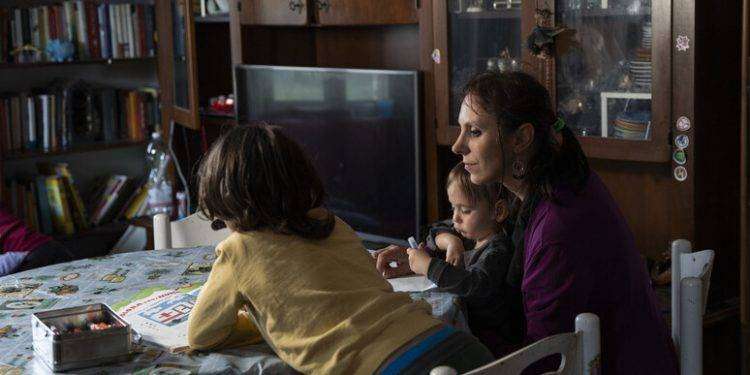 Diritti e servizi alle mamme, la Sardegna arranca