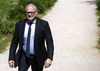 ‘Metti giubbotto anti proiettile’, Gualtieri minacciato