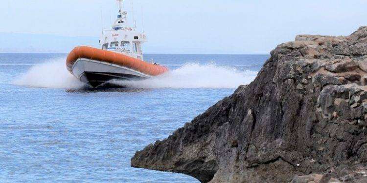 Nave da crociera ad Alghero viola la norma anti inchini