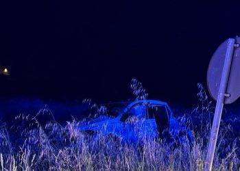 Auto si ribalta, morto un giovane e altri 3 feriti